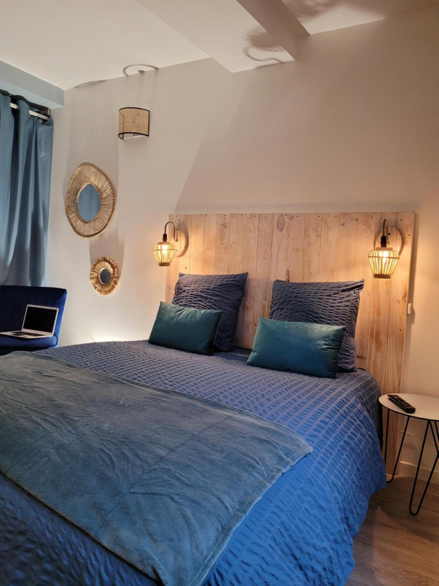 La A 2 Pas: Beachside With Netflix And Services