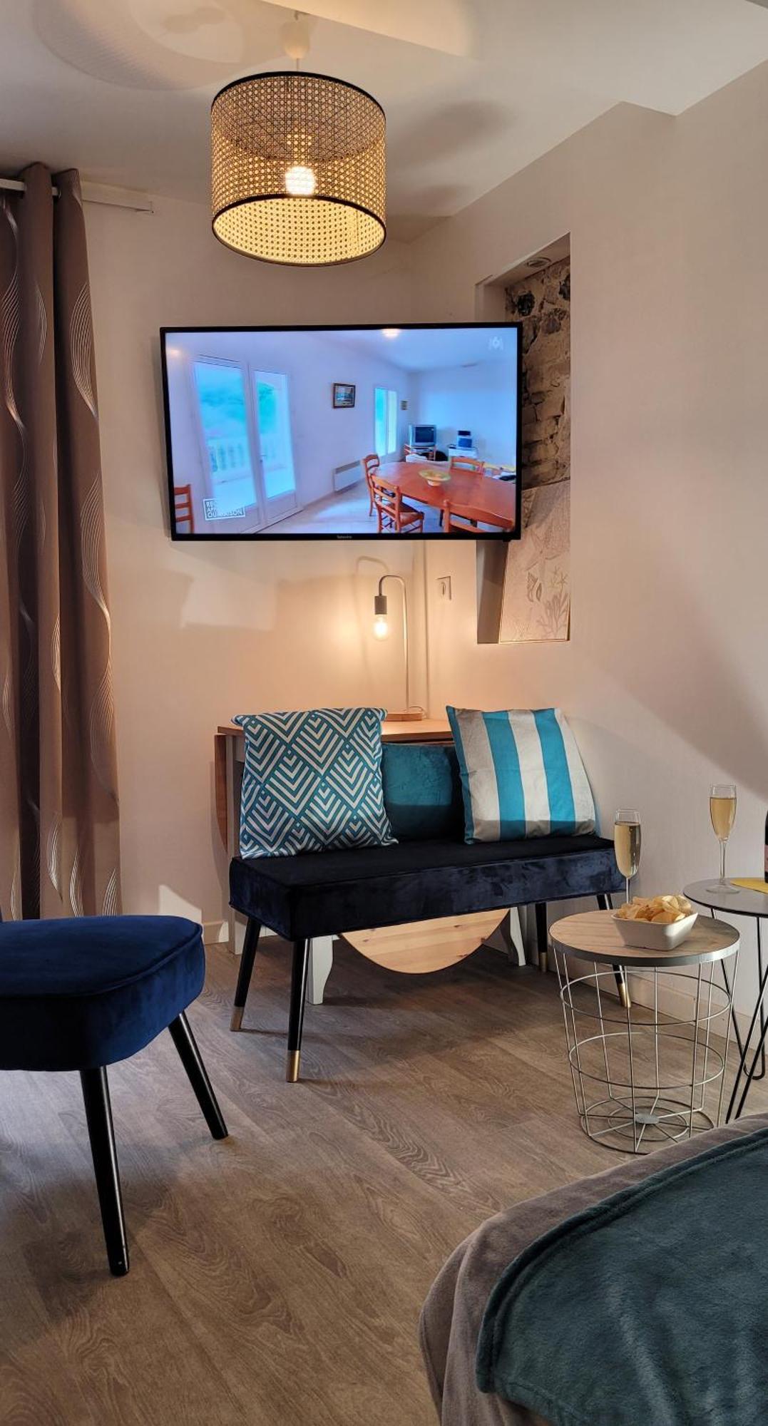 La A 2 Pas: Beachside With Netflix And Services *